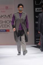Model walk the ramp for Abhishek Dutta Shinde show at Lakme Fashion Week Day 4 on 6th Aug 2012 (11).JPG